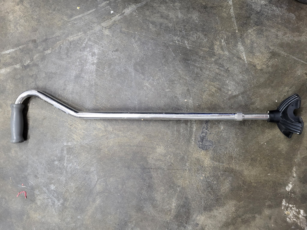 Offset Can with Multi-Point Traction Base