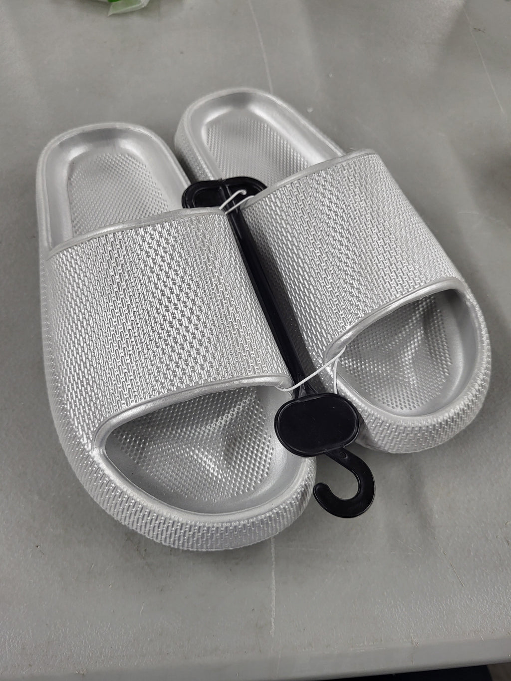 Bobbie Brooks Slides (Women's Medium 7/8)