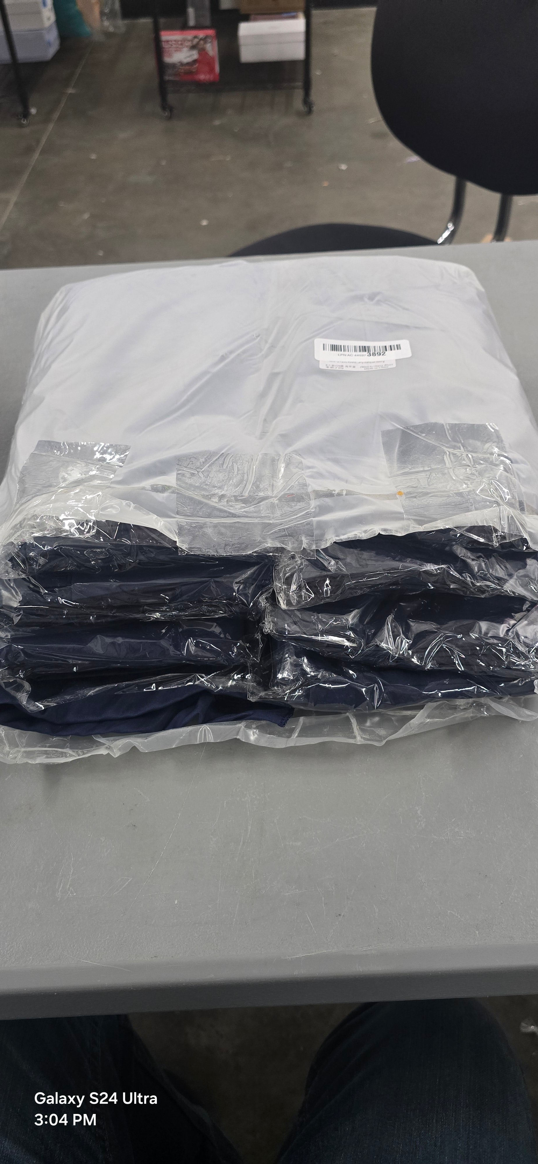 CKIKU 8 Packs Round Tablecloth 90 Inch Navy Blue Tablecloth for Circle Tables. (One pack opened)
