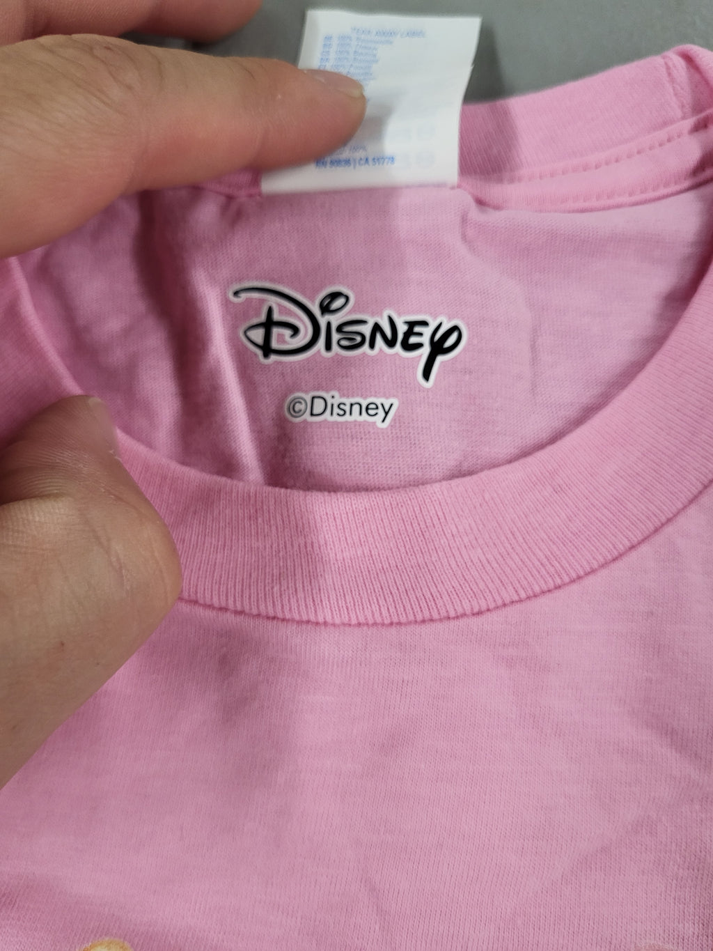 Winnie the Pooh T-Shirt (Size Kids Medium)