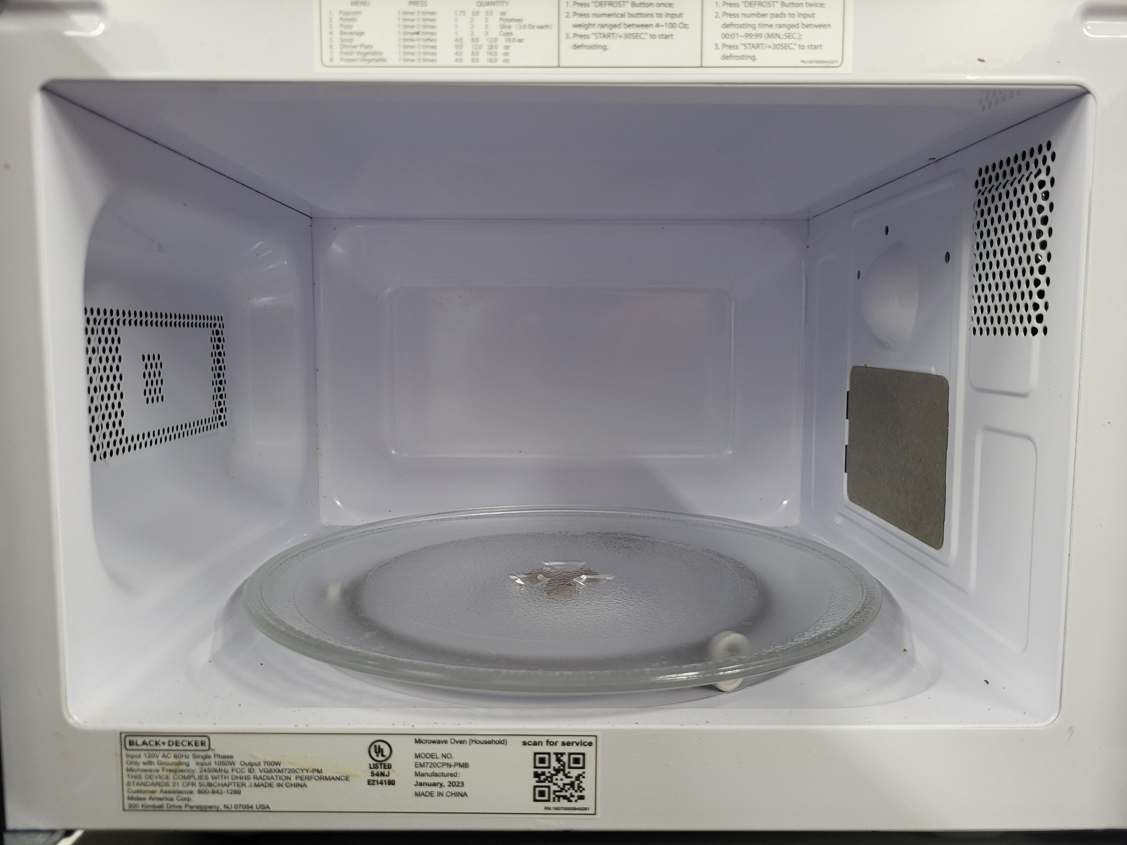 Black and Decker 0.7cu. ft. Microwave