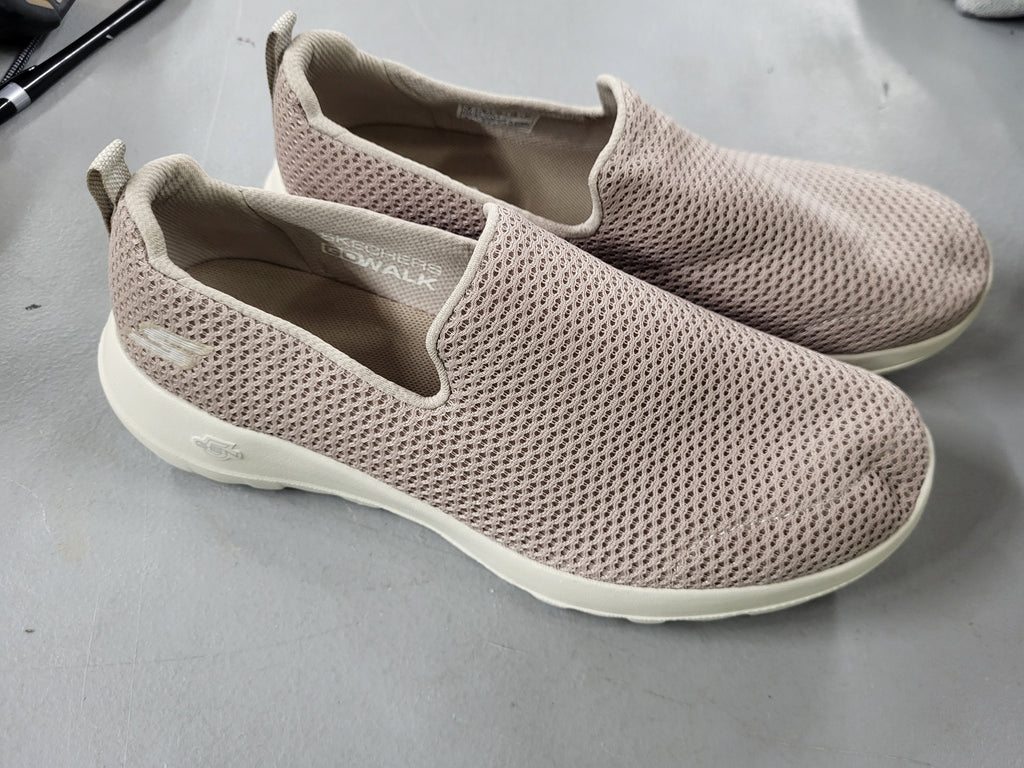 Skechers Women's Go Walk Joy Sneaker, Taupe, (Size 8)