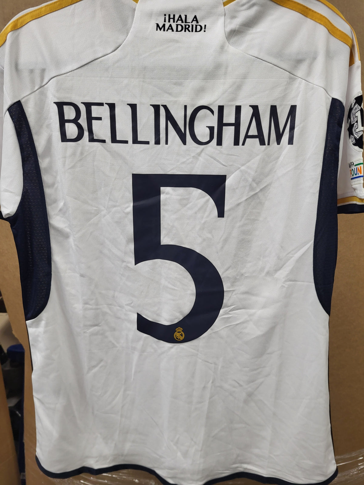 Real Madrid Home Soccer Jersey (Medium)