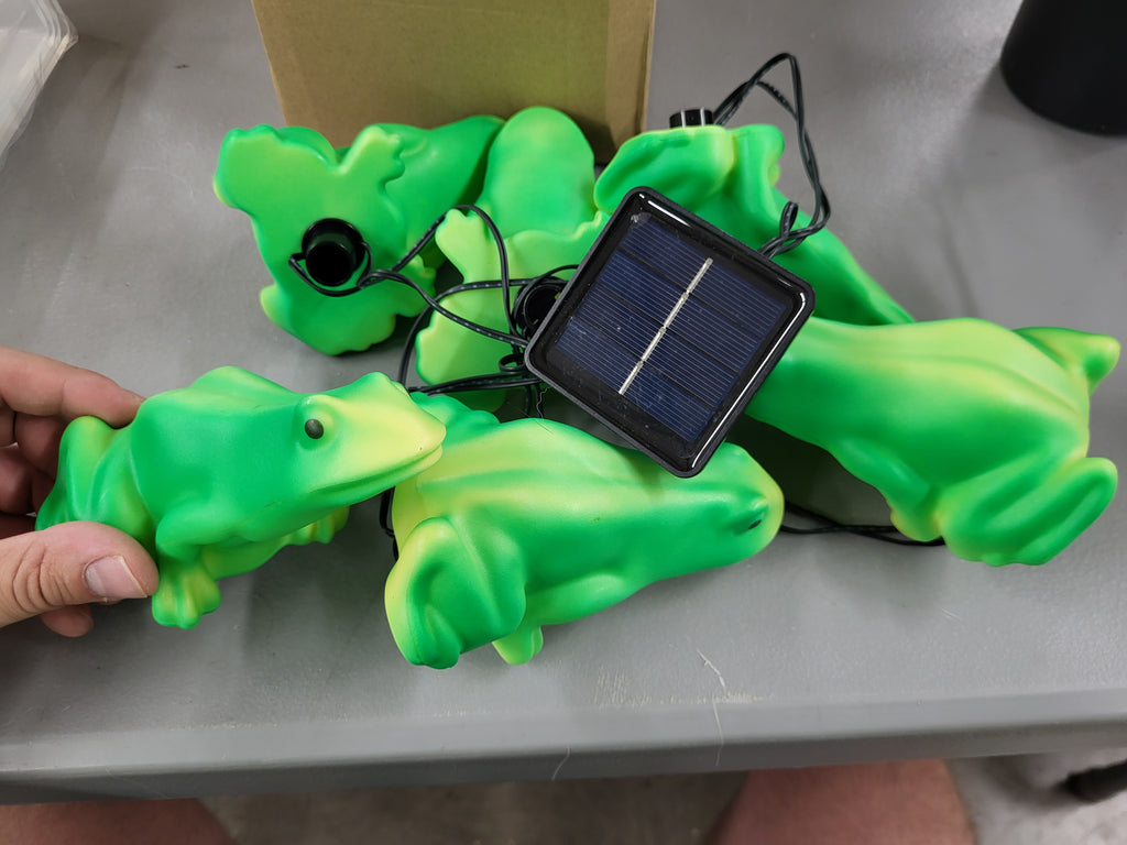 Solar Frog Lights