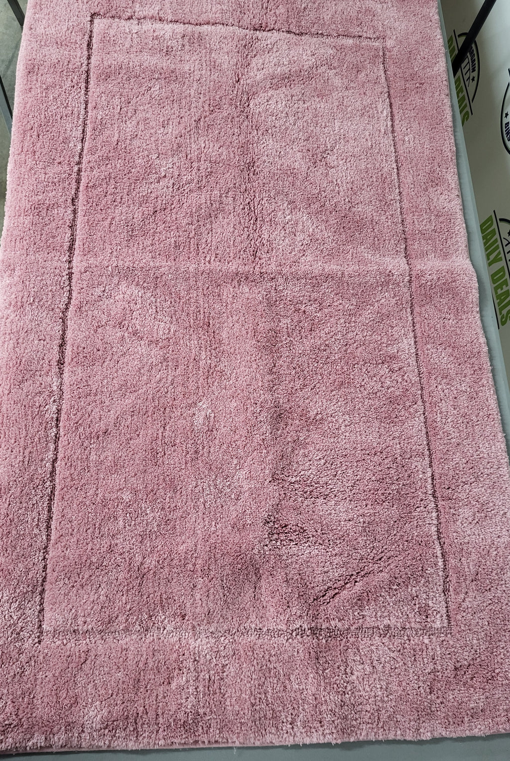 Liz Claiborne Signature Plush Bath Rug 30in x 50in