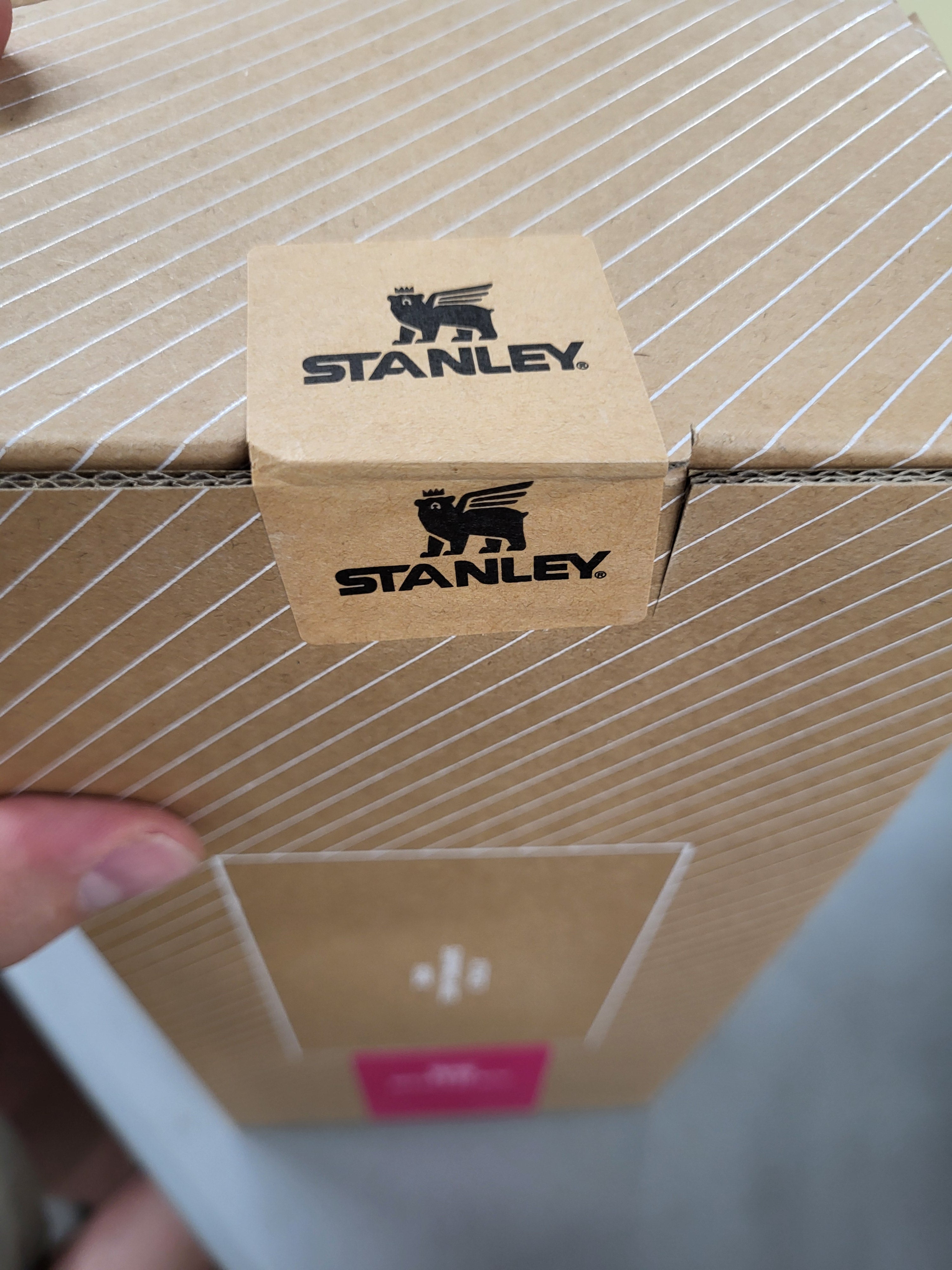 Stanley 40oz Flowstate Tumbler (Fuchsia)